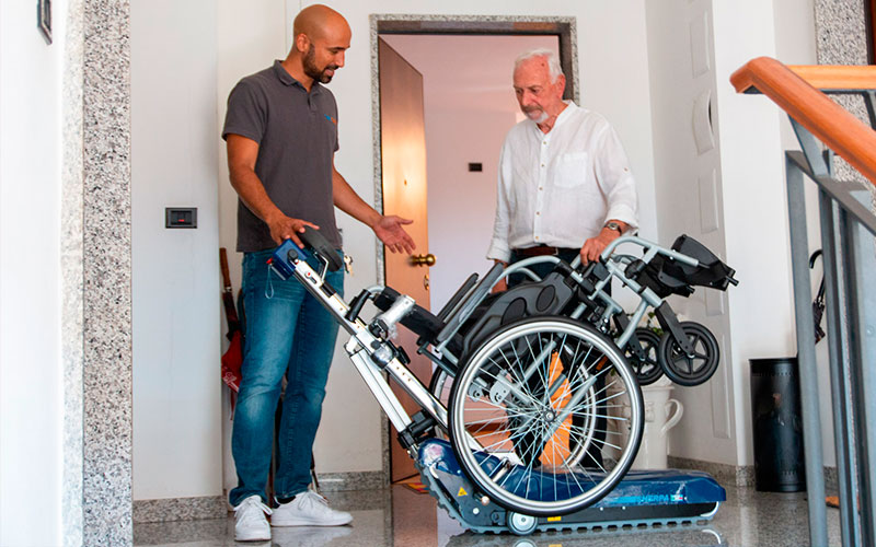 consegna-istruzione-montascale-elettrico-(2) Consegna ed istruzione montascale per disabili Roma