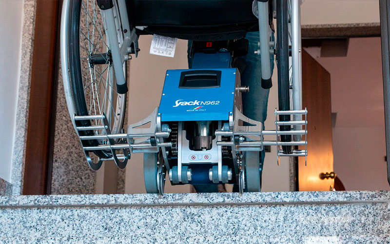 consegna-istruzione-montascale-elettrico-(7) Consegna ed istruzione montascale per disabili Roma