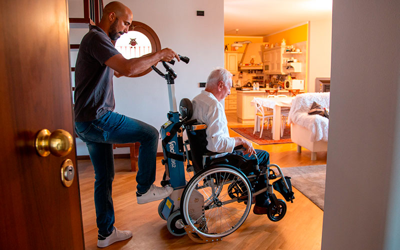 consegna-istruzione-montascale-elettrico-(9) Consegna ed istruzione montascale per disabili Roma